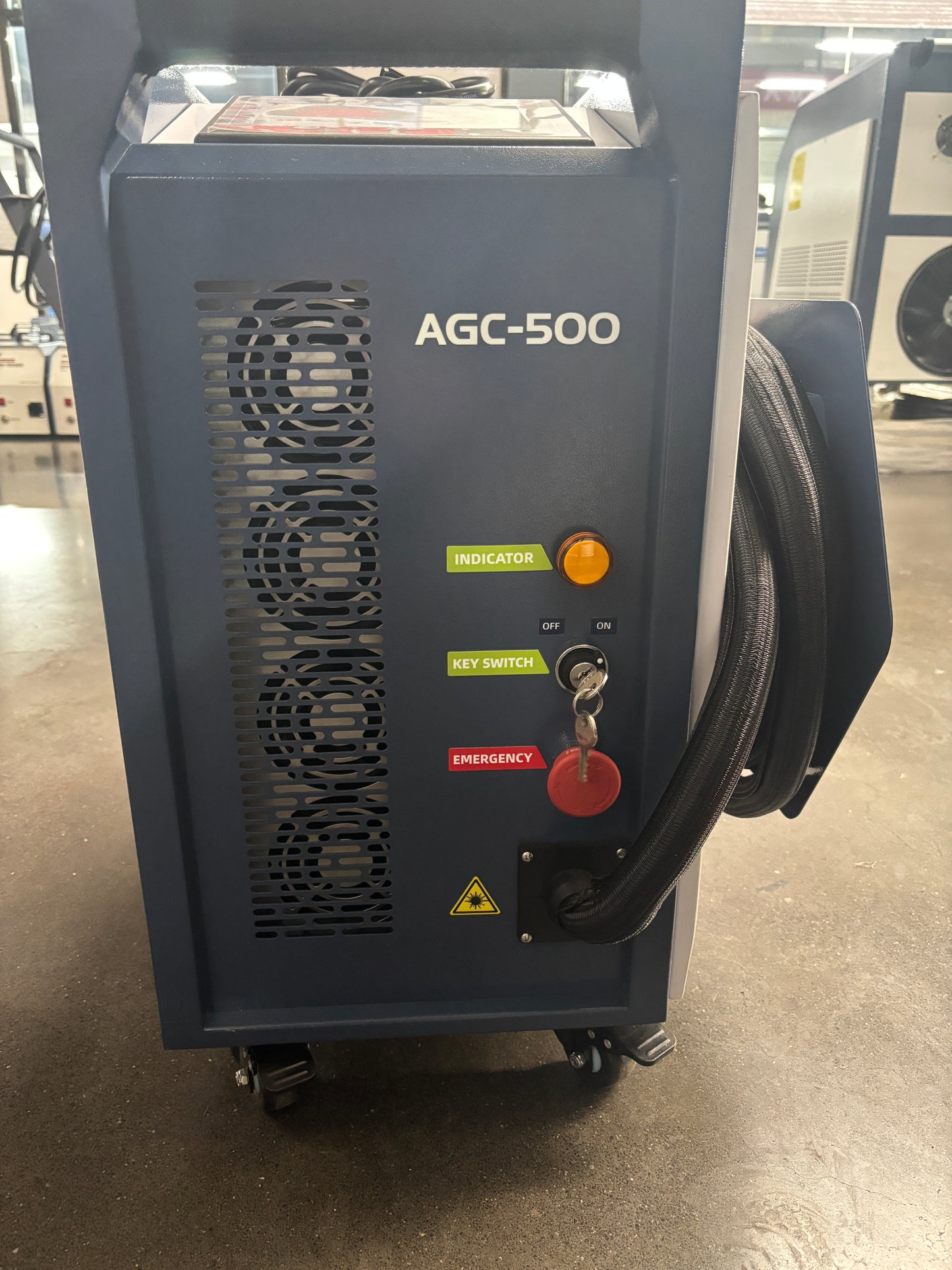Used ZAC 500W G-Series Laser Cleaning Machine 220V Air-cooled Pulsed Laser Rust Removal for Metal Rust Oil Graffiti Painting Coating（90% new）