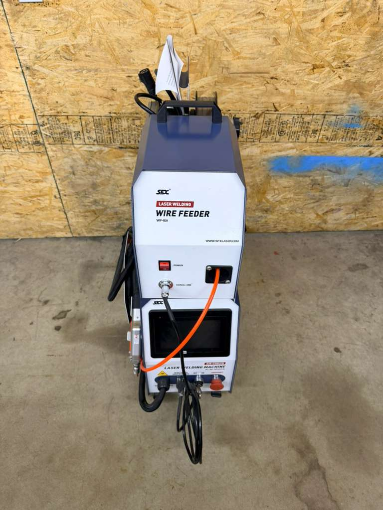 ZAC 95% New 1200W Air Cooled Laser Welding Machine 2-in-1 Handheld Laser Welder Beam Cleaner with Auto Wire Feeder for Metal Stainless Steel Aluminum Copper