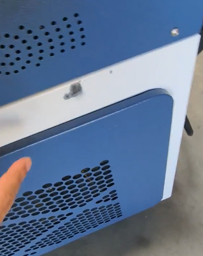 USA-ZAC 2000W 3000W Laser Cleaning Machine 250mm-400mm Wide Scan Width Laser Cleaner for Metal Rust Coating Painting（90% New）