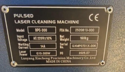 ZAC Pulsed Laser-Reinigungsmaschine 300 W 500 W 1000 W Handheld-Laser-Rostentfernung für Metallölfarbe-Beschichtungsform